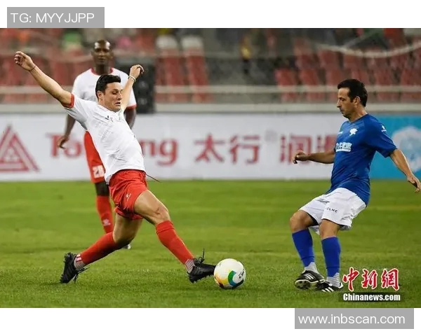 当今世界级足球明星现役球员的风采与成就解析