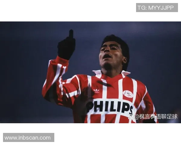 独狼足球明星的传奇之路与球场上的孤独奋斗